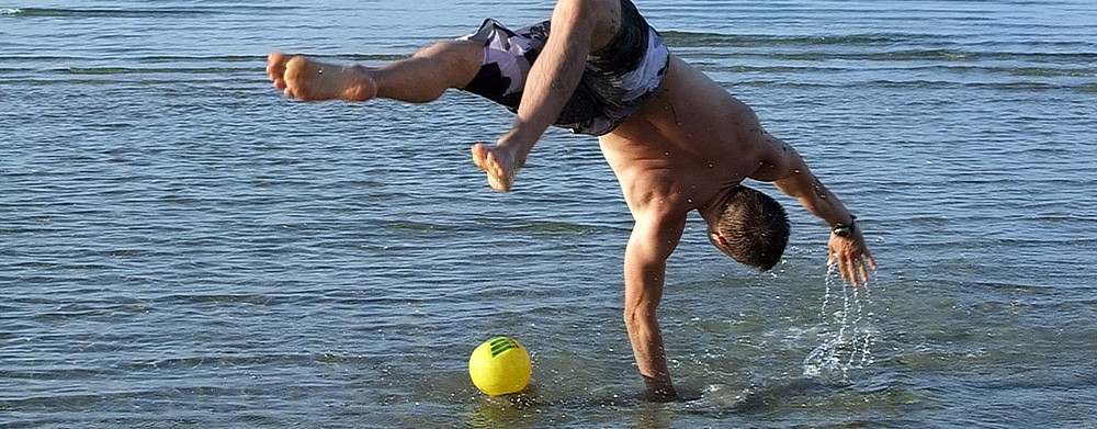 Wasser-Handstand